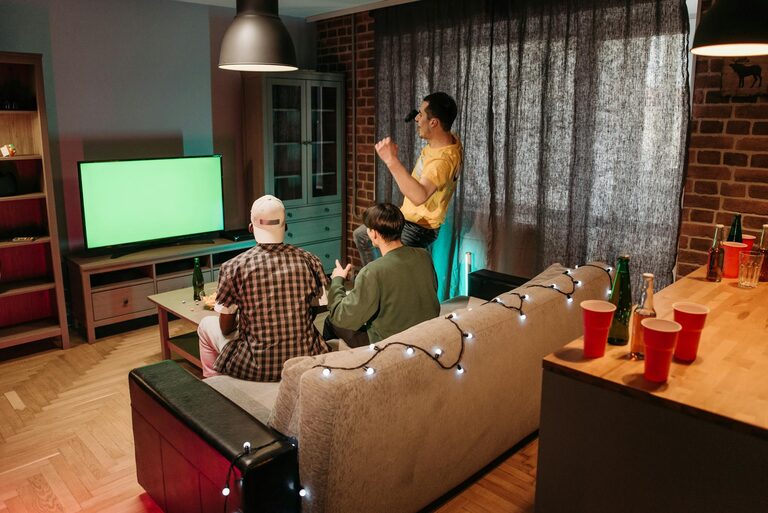 How to Plan the Perfect Screen-Light Evening at Home
